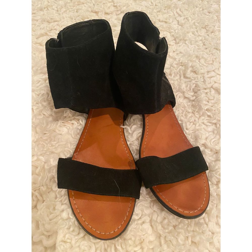 Black suede flat Vince Camuto sandals